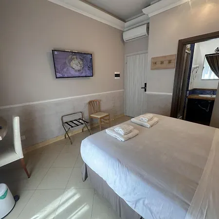 J&m Spqr בית הארחה